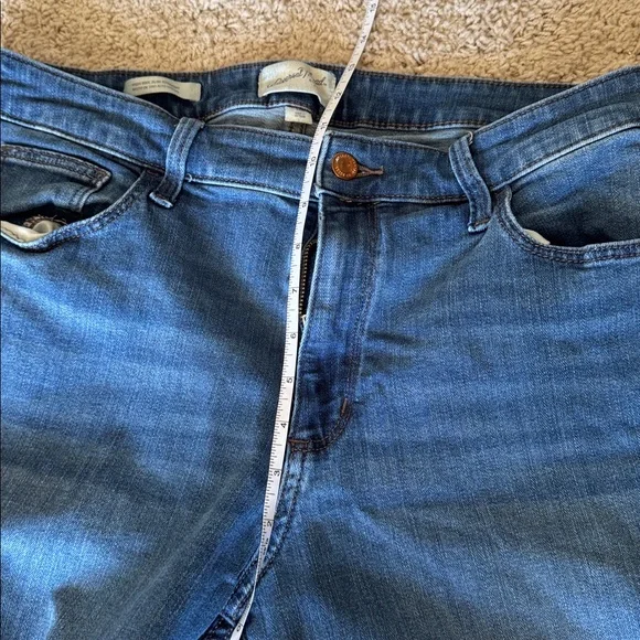Universal Thread Blue Straight Leg Jeans - Picture 8 of 9